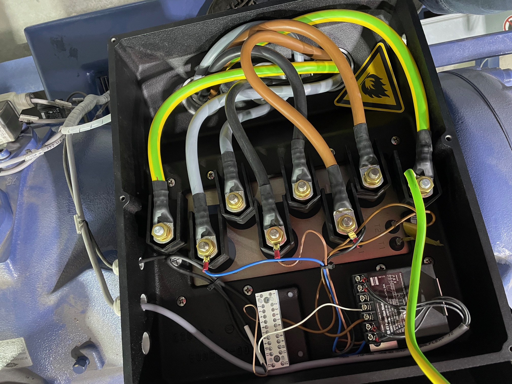 Compressor motor terminal box